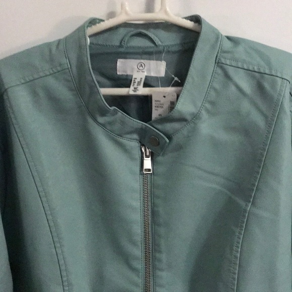 NWT, Addition Elle Vegan Leather Jacket, 4X - Picture 4 of 8
